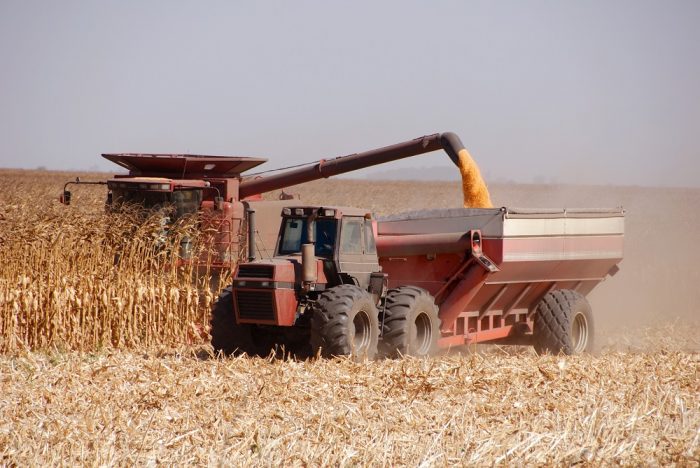 Agricultural Machinery Design – how bulk material simulation can accelerate the design process and improve machine performance - HEIYI