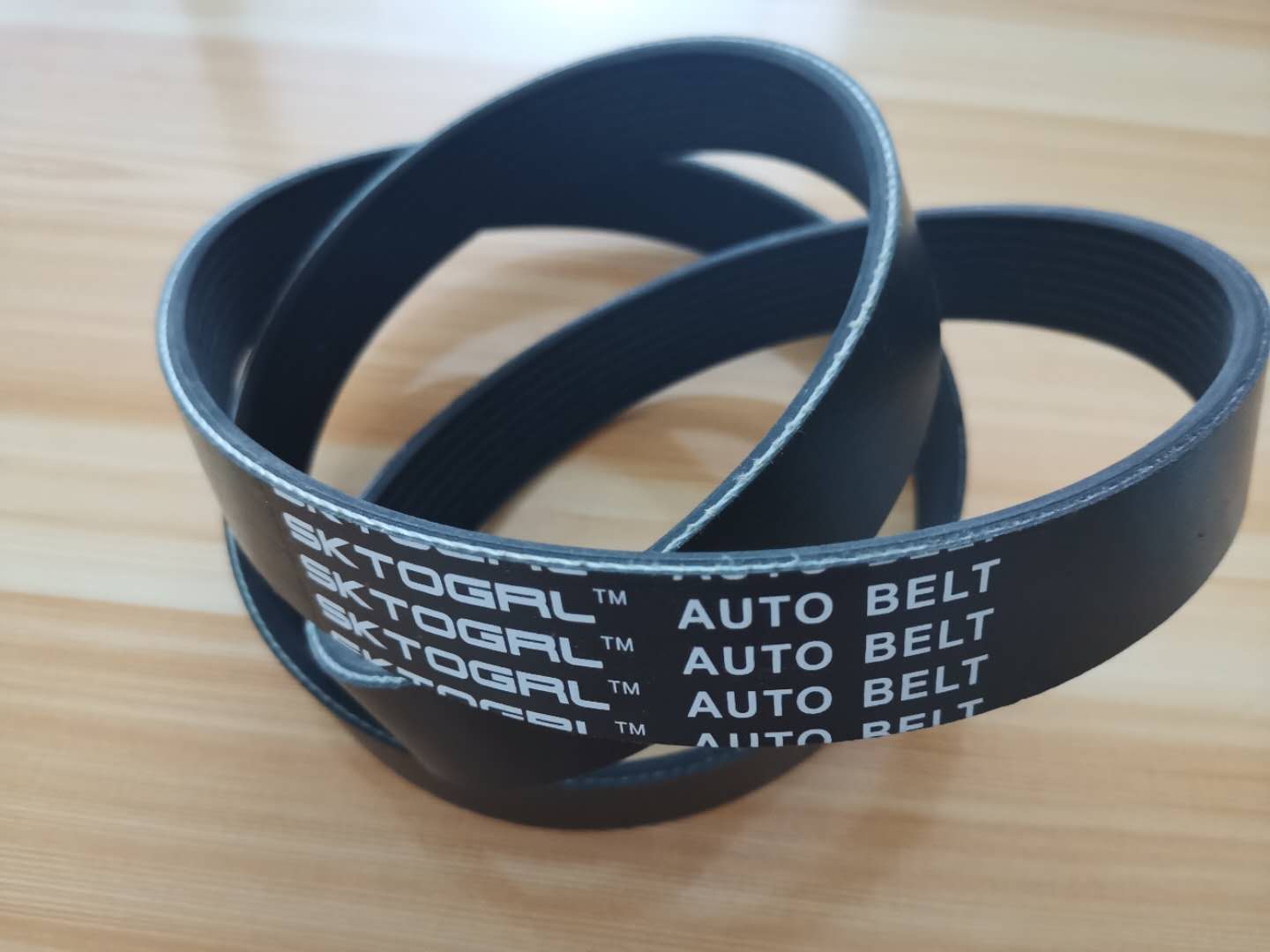 What are the advantages of a belt drive?